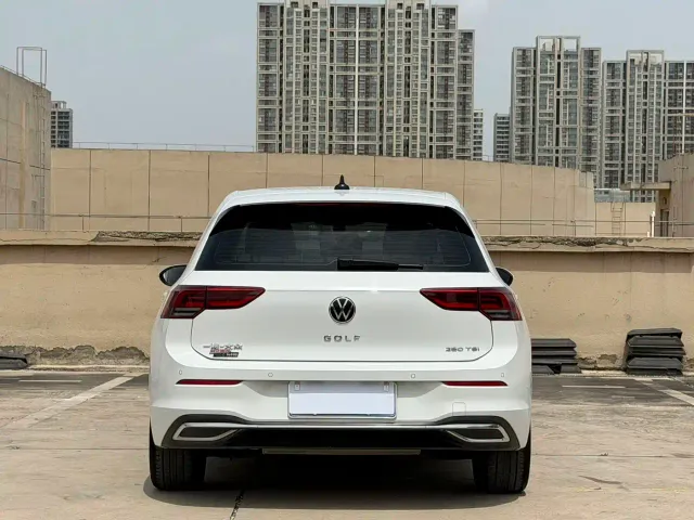 Volkswagen Golf — Фото автомобиля 6