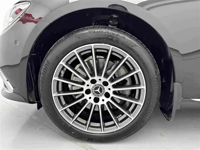 Mercedes-Benz E-Class — Фото автомобиля 29