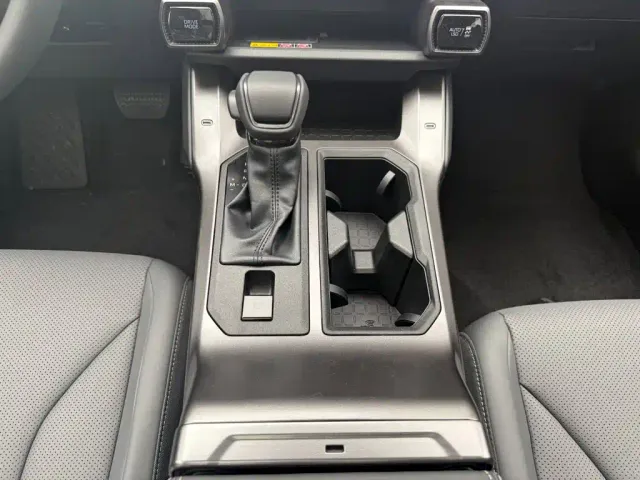 Toyota RAV4 — Фото автомобиля 9