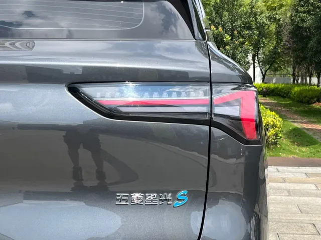 Wuling Starlight S — Фото автомобиля 25