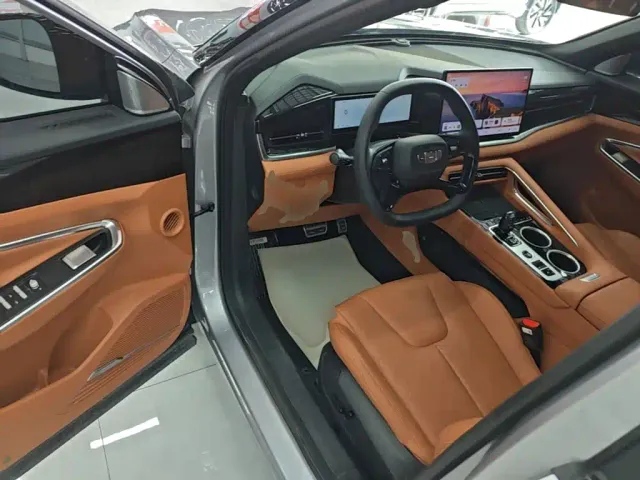 Geely Boyue — Фото автомобиля 15