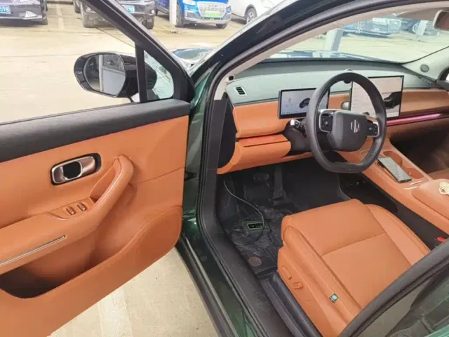 Leapmotor C10 — Фото автомобиля 15