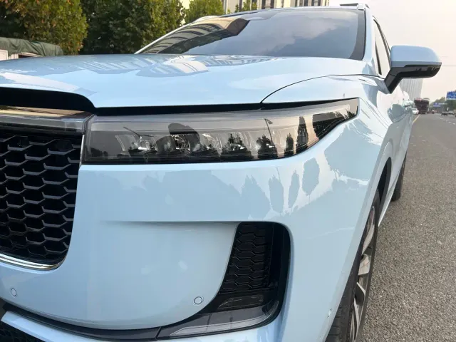 Li Auto ONE — Фото автомобиля 16