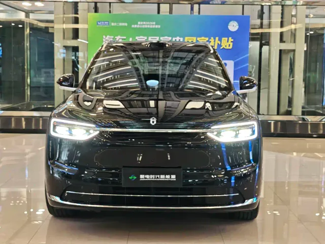 Aito M7 — Фото автомобиля 2