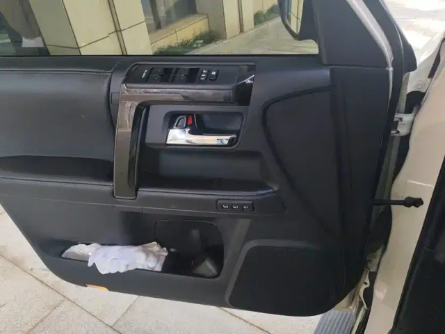 Toyota 4Runner — Фото автомобиля 7
