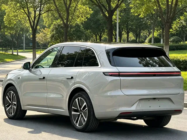 Li Auto L6 — Фото автомобиля 6