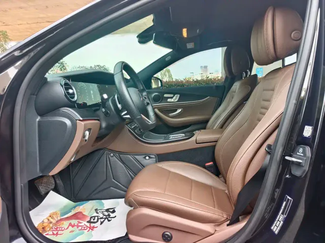 Mercedes-Benz E-Class — Фото автомобиля 10