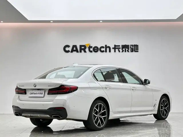 BMW 5 Series — Фото автомобиля 5