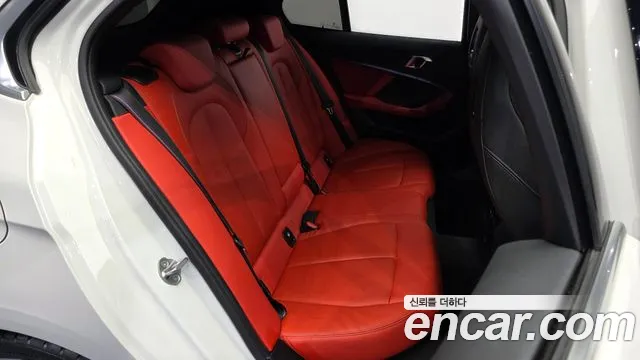 BMW 1 Series F40 — Фото автомобиля 18