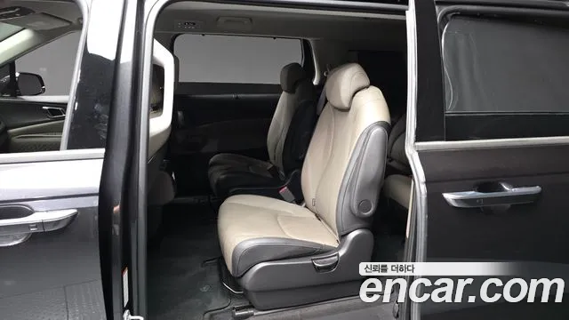 Kia Carnival Generation 4 — Фото автомобиля 16