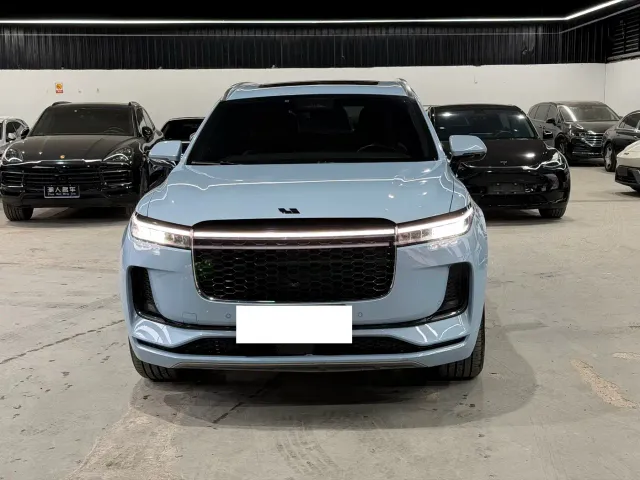 Li Auto ONE — Фото автомобиля 2