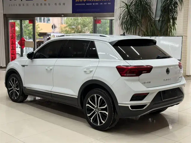 Volkswagen T-Roc — Фото автомобиля 6