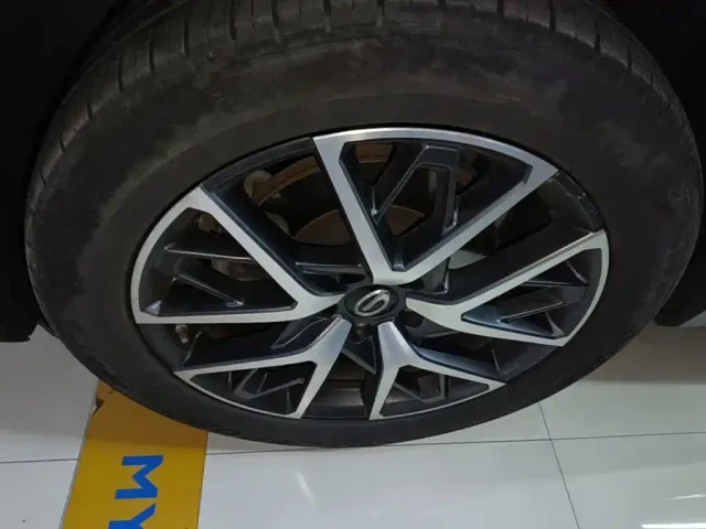 GAC Trumpchi GS8 — Фото автомобиля 22