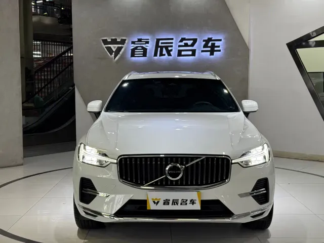 Volvo XC60 — Фото автомобиля 2