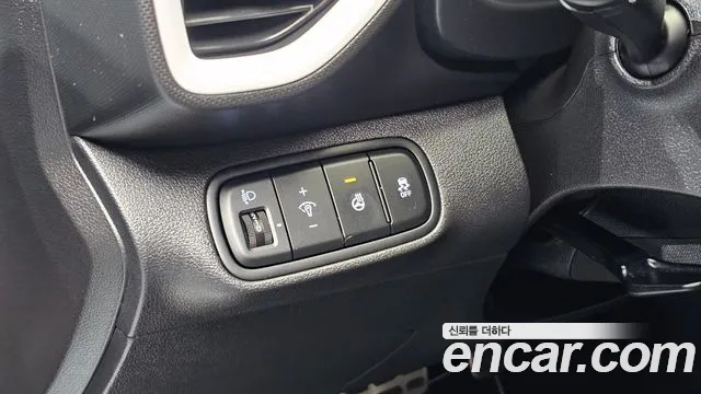 Hyundai Venue — Фото автомобиля 15