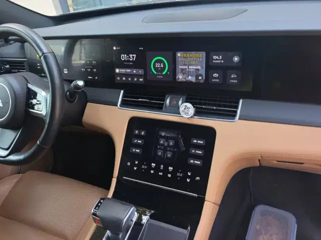 Li Auto ONE — Фото автомобиля 13