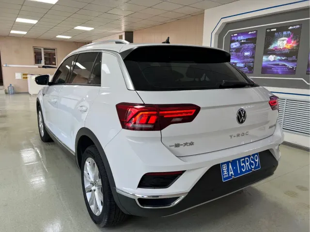 Volkswagen T-Roc — Фото автомобиля 4
