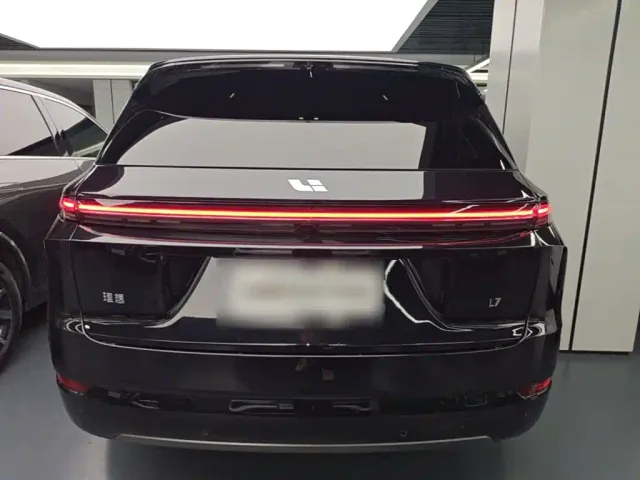 Li Auto L7 — Фото автомобиля 5