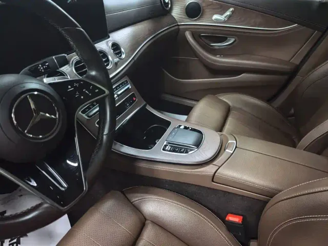 Mercedes-Benz E-Class — Фото автомобиля 9