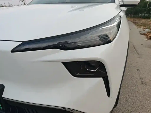 Besturn Yueyi 03 2025 565km Ultimate Edition — Фото автомобиля 23