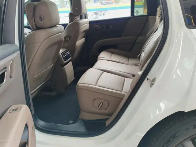 Li Auto Li Auto i6 2025 2WD Base Model — Фото автомобиля 11
