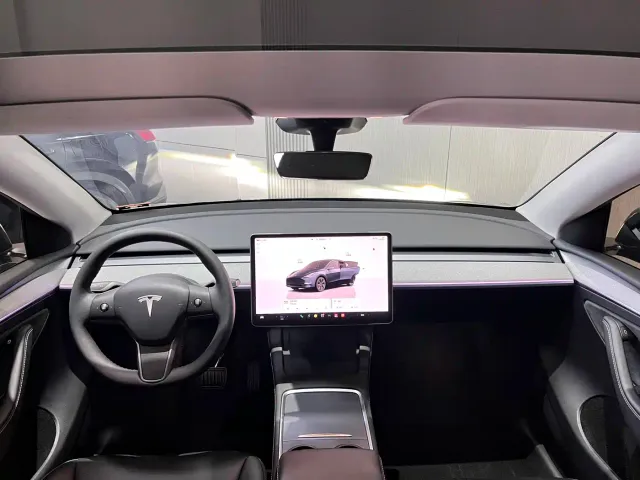 Tesla Model Y — Фото автомобиля 6