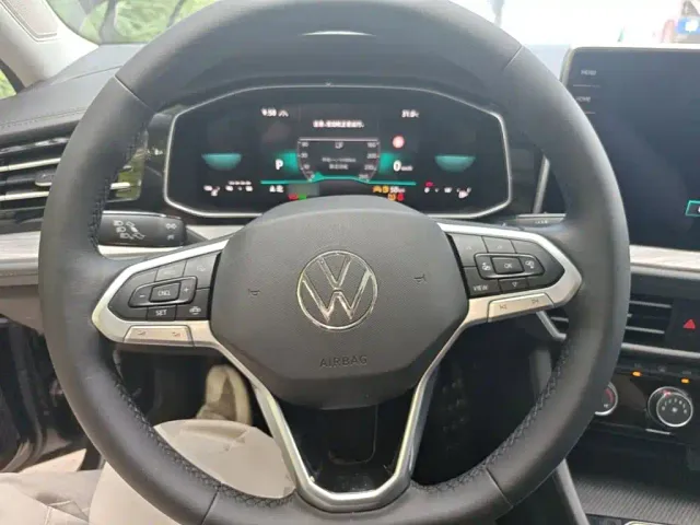 Volkswagen Sagitar — Фото автомобиля 10