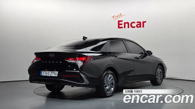 Hyundai Avante CN7 — Фото автомобиля 2
