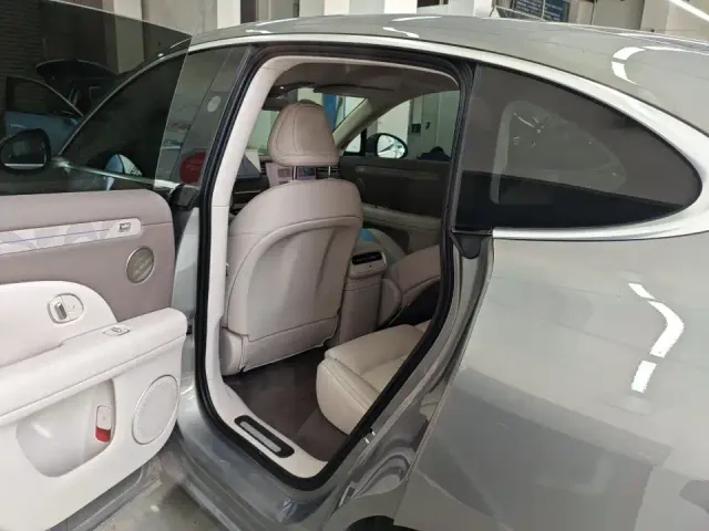 IM Motors LS6 — Фото автомобиля 7
