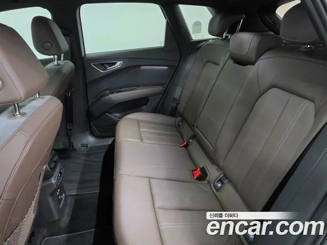 Audi Q4 e-tron — Фото автомобиля 11
