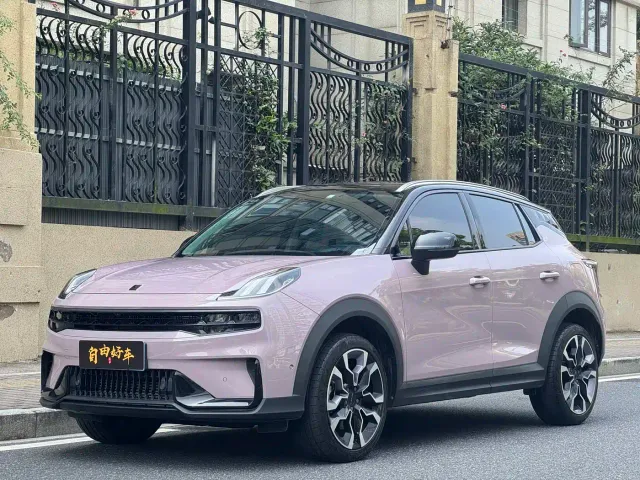 Фотография автомобиля — Lynk & Co 06