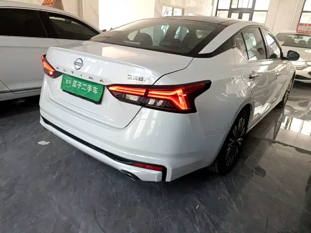 Nissan Teana — Фото автомобиля 6