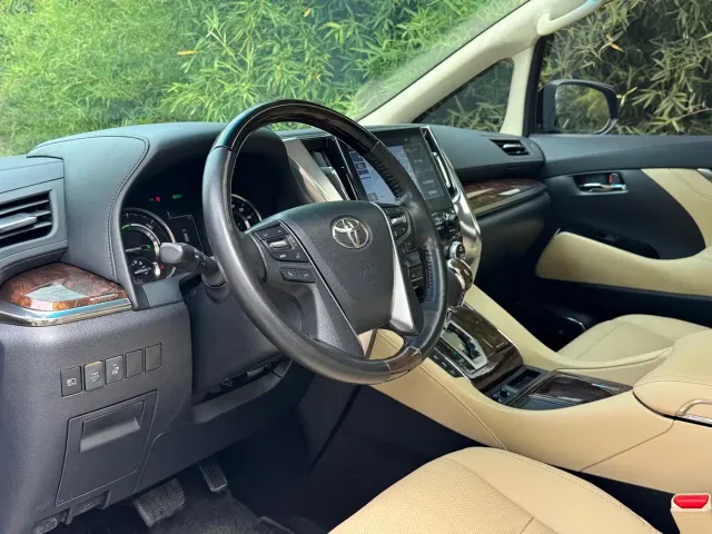 Toyota Alphard — Фото автомобиля 7