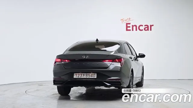 Hyundai AVANTE Avante (CN7) — Фото автомобиля 4