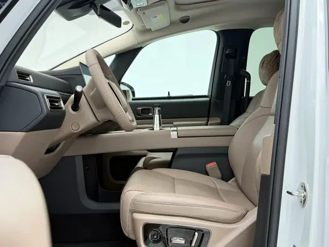 Li Auto MEGA — Фото автомобиля 6