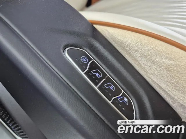 Kia Carnival Generation 4 — Фото автомобиля 20