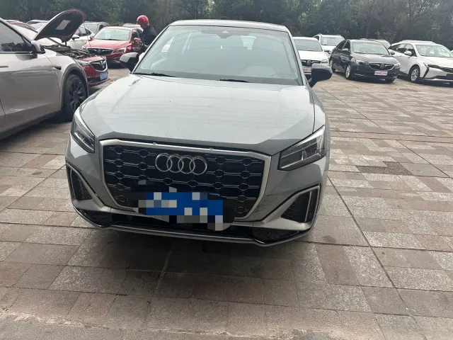 Audi Q2L — Фото автомобиля 2
