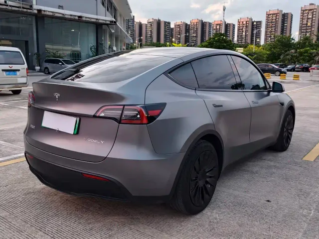 Tesla Model Y — Фото автомобиля 7