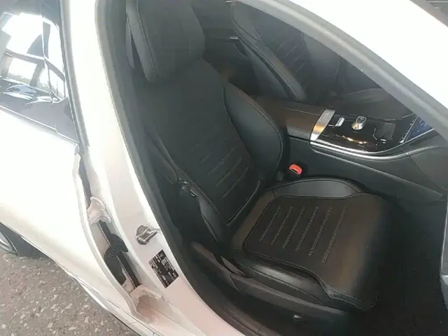 Mercedes-Benz C-Class — Фото автомобиля 24