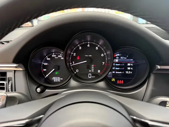 Porsche Macan — Фото автомобиля 20