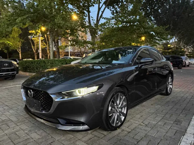 Фотография автомобиля — Mazda Axela