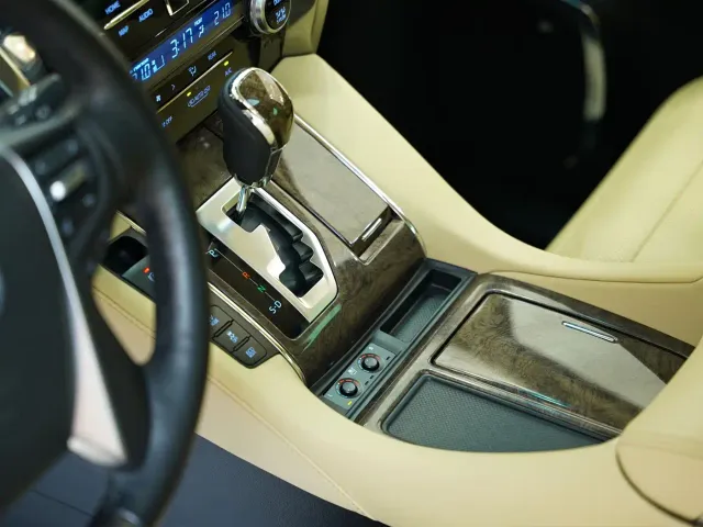 Toyota Alphard — Фото автомобиля 15