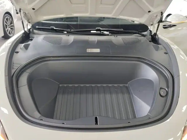 Xiaomi SU7 — Фото автомобиля 19