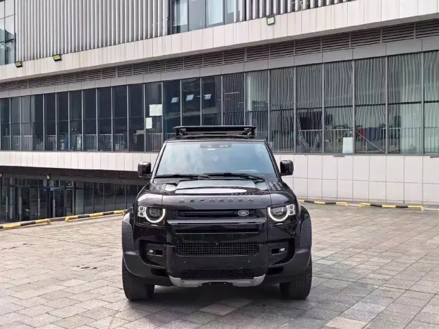 Land Rover Defender — Фото автомобиля 2