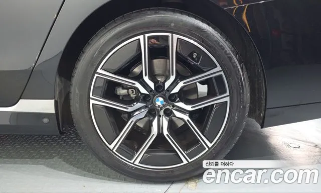 BMW 7 Series G70 — Фото автомобиля 6