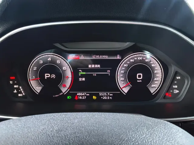 Audi Q3 — Фото автомобиля 13