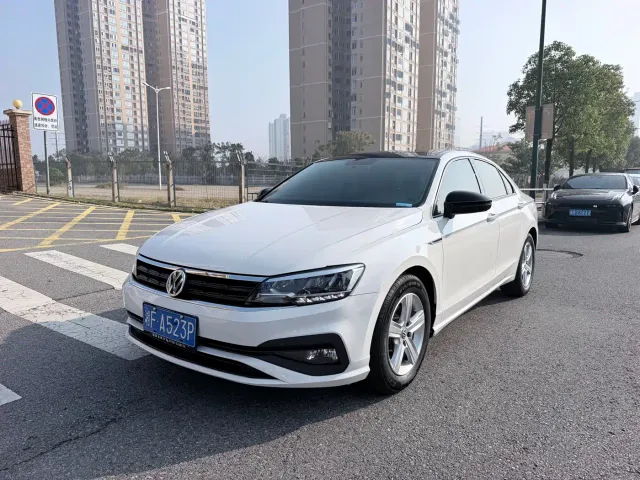Фотография автомобиля — Volkswagen Lamando