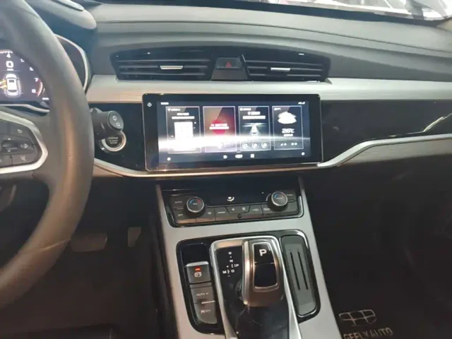 Geely Boyue — Фото автомобиля 12