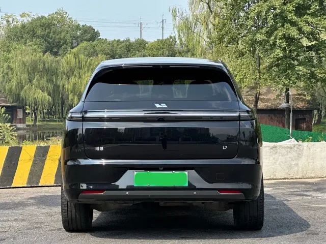 Li Auto L7 — Фото автомобиля 6