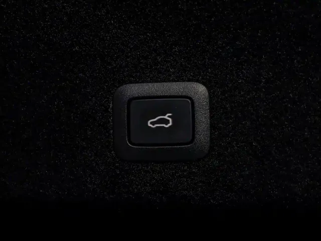 Xiaomi SU7 — Фото автомобиля 7